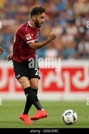 Bochum, Allemagne. Août 26, 2016. Kenan Karaman de Hannover en action pendant le match de football allemand Bundeliga secondes entre Bochum et Hannover 96 dans la rewirpowerSTADION à Bochum, Allemagne, 26 août 2016. Photo : Ina Fassbender/dpa/Alamy Live News Banque D'Images