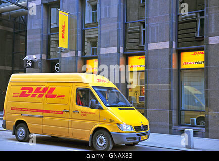 BUDAPEST, HONGRIE - 20 MAI : van FDHL dans la rue de la ville de Budapest le 20 mai 2016. Banque D'Images