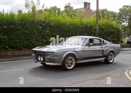 1972 70s gris Ford à Ormskirk MotorFest avec des super voitures, des historiques, des classiques vintage voitures à collectionner dans le centre-ville historique, à Lancashire, Royaume-Uni Banque D'Images