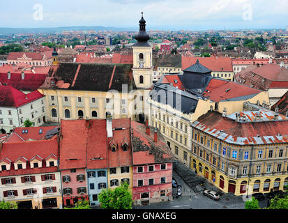SIBIU, ROUMANIE - 4 mai : Vue de dessus du centre-ville historique de Sibiu, le 4 mai 2016. Banque D'Images