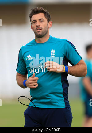 L'Angleterre Liam Plunkett au cours de la session à filets, Nottingham Trent Bridge. Banque D'Images