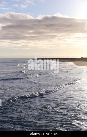 Petites vagues en mer d'islande Banque D'Images