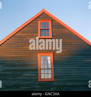 Profil de chambre avec deux fenêtres et toit Banque D'Images