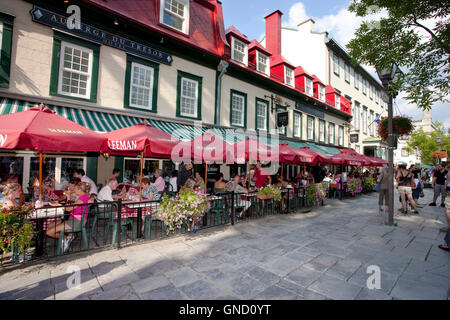 Amérique du Nord, Canada, Québec, Québec, Rue Sainte Anne, sidewalk cafe Banque D'Images