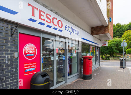 Tesco Express store front au Royaume-Uni. Banque D'Images