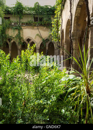 Cloîtres dans Convento di San Francesco à Sorrente Italie Banque D'Images