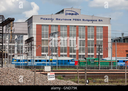 PESA Bydgoszcz SA (Pojazdy Szynowe PESA SA), bâtiment de l'usine de fabrication de véhicules sur rail à Bydgoszcz, Pologne Banque D'Images