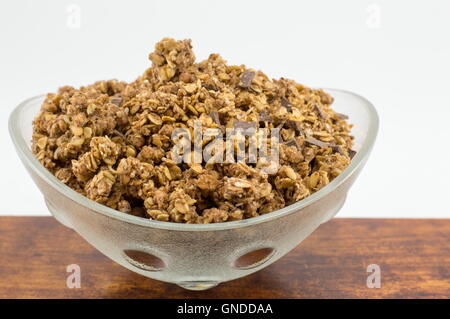 Céréales muesli muesli sain avec le chocolat dans un bol Banque D'Images