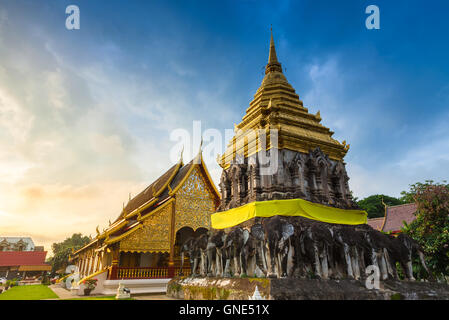 Wat Chiang Man au lever du soleil, le plus vieux temple de Chiang Mai, Thaïlande. Banque D'Images