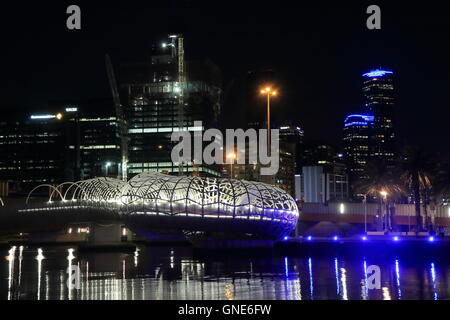 L'architecture contemporaine Webb Bridge à Melbourne, Australie Banque D'Images