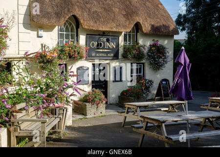 Meneau, village sur la péninsule de Lizard Cornwall England UK Le Vieux Inn Pub Banque D'Images