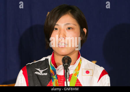 Haruka Tachimoto, médaillé d'or en judo aux Jeux Olympiques de Rio, prend la parole lors d'une conférence de presse au Club des correspondants étrangers du Japon le 30 août 2016, Tokyo, Japon. Les trois judokas de la médaille d'or de Rio a parlé de l'organisation des Jeux Olympiques de 2016, où le Japon a capturé un record de 12 médailles dans cette discipline, et leurs espoirs et les plans de Tokyo 2020. © Rodrigo Reyes Marin/AFLO/Alamy Live News Banque D'Images