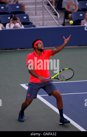 Yanina de France lors de son premier match contre Guido Andreozzi de l'Argentine au premier tour à l'United States Open Tennis Championships à Flushing Meadows, New York le lundi 29 août. Tsonga a gagné le match 6-3, 6-4, 6-4 Banque D'Images