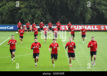 Hensol, Vale of Glamorgan, Pays de Galles, Royaume-Uni. 31 août, 2016. L'équipe de football gallois trains, avant leur premier match de qualification pour la Coupe du Monde contre la Moldavie. Credit : Glitch Images/Alamy Live News Banque D'Images