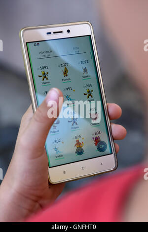 Brno, République tchèque. Août 31, 2016. Environ 50 Pokemon Rendez location based app gamers répondre à Brno, en République tchèque, le 31 août 2016. Photo : CTK Vaclav Salek/Photo/Alamy Live News Banque D'Images