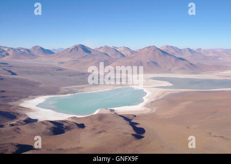 Laguna Verde (lac Vert) avec du sel et playa Andes, de la Bolivie, Licancabur Banque D'Images