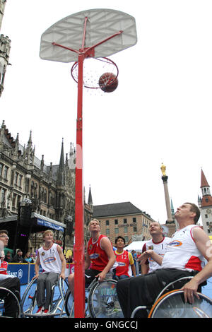 '''Gemeinsam Sport - gemeinsam Spass'' (sport ensemble, s'amuser ensemble) à Munich, 2014' Banque D'Images