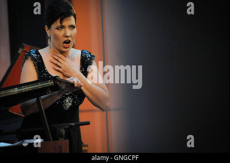 Marina Amellie le chant à l'Festspielnacht à l'ouverture de l'opéra de Munich, 2014 Banque D'Images