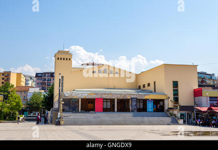 Le Théâtre National du Kosovo à Pristina Banque D'Images