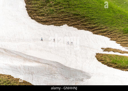 Randonneur dans les Alpes d'Allgäu Oberstdorf, près de l'Oberallgäu, Bavière, Allemagne Banque D'Images