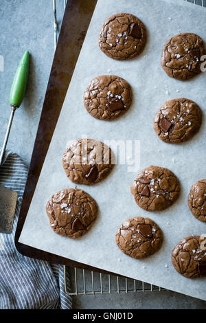 Double chocolat cookies salés de sarrasin (sans gluten) Banque D'Images