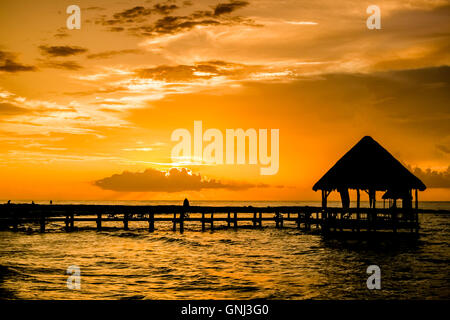 Lever de soleil à Akumal, Yucatan, Mexique Banque D'Images