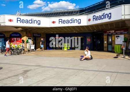 Une vue de la gare de Reading. Banque D'Images