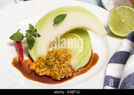 Melon sucré, maraquia et lime avec chili Banque D'Images