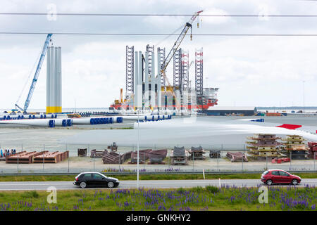 Éoliennes Siemens pour exploiter les énergies renouvelables l'énergie éolienne en construction à Esbjerg en Afrique du Jutland, Danemark Banque D'Images