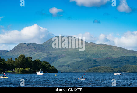 Vue sur Ben Lomond Loch Lomond à côté de Luss à Argyll and Bute, Ecosse, Royaume-Uni Banque D'Images