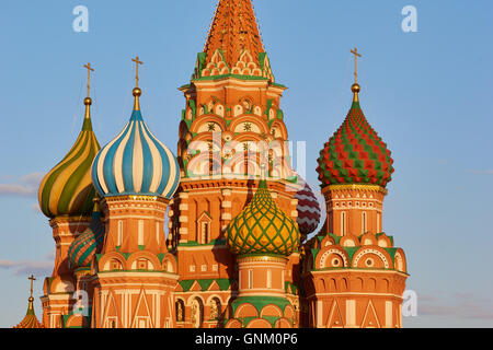 La Cathédrale St Basile (Cathédrale de Vasily la bienheureuse) Place Rouge Moscou Russie Banque D'Images