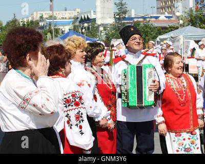 Festival des cultures nationales de Friendship Bridge Banque D'Images