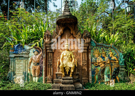 Siamois monument français traité au Wat Phnom monument temple de Phnom Penh au Cambodge Banque D'Images