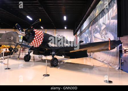 Kalamazoo, MI, USA - Le 23 juin 2016 : Vought F4U Corsair sur l'affichage à l'air Zoo Museum à Kalamazoo, Michigan Banque D'Images