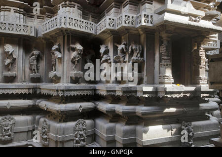 Figures sculptées sur les murs, Bhuleshwar Temple, Yavat, Maharashtra, Inde Banque D'Images