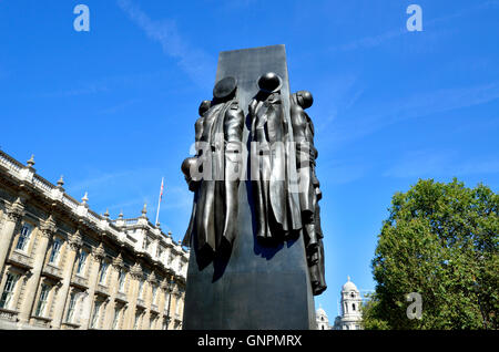 Londres, Angleterre, Royaume-Uni. "Les femmes de la Seconde Guerre mondiale' Memorial à Whitehall. (2005, John Mills) Banque D'Images