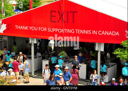 2016 spectateurs entrant dans le tournoi de tennis de la Coupe Rogers à Toronto. Banque D'Images