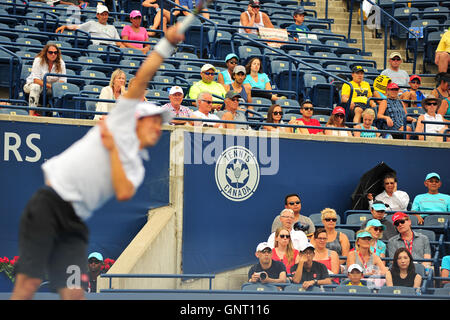 La foule regardant au tennis sur le court central lors de la Coupe Rogers 2016 Tournoi de tennis à Toronto. Banque D'Images