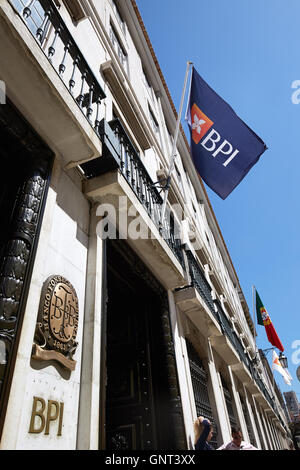 Lisbonne, Portugal, drapeau et emblème de la banque BPI Banque D'Images