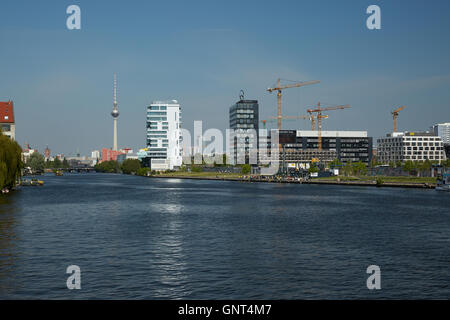 Berlin, Allemagne, vue sur la Spree vers media Spree Banque D'Images