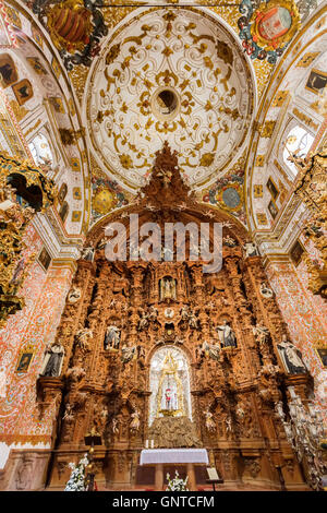 Retable Baroque. L'Iglesia Nuestra Señora del Carmen, bâtiment de style mudéjar et style baroque. Antequera,province de Malaga Costa del Sol Banque D'Images