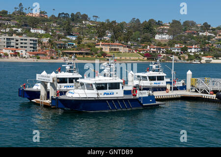 San Diego Harbor bateau de police, Dock Shelter Island (Point Loma en arrière-plan), la baie de San Diego, San Diego, Californie Banque D'Images