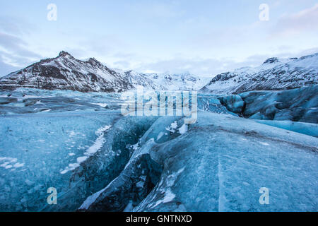 Glacier glace dans le parc national de Skaftafell, l'Islande sur une journée d'hiver. Banque D'Images