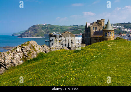 Les ruines de château d'Aberystwyth au Pays de Galles Ceredigion UK construit à la fin du treizième siècle et partiellement démolie par Oliver Cromwell Banque D'Images