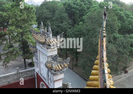 Yueyang, Yueyang, Chine. Du 1er septembre 2016. Yueyang, Chine- ?31 Août 2016 : ?(EDITORIAL ?utiliser ?SEULEMENT. ?CHINE ?OUT) Yueyang Tower à Yueyang, Chine centrale¡Â.s dans la province de Hunan. Yueyang Tower est une ancienne tour chinois dans Yueyang sur la rive du lac Dongting. Aux côtés de l'Pavilion of Prince Teng et Yellow Crane Tower, c'est l'un des Trois Grands Tours de Jiangnan. Jiangnan est une région géographique en Chine se référant aux terres situées immédiatement au sud du cours inférieur du fleuve Yangtsé, y compris la partie sud de la Delta du Yangtze. © SIPA Asie/ZUMA/Alamy Fil Live News Banque D'Images