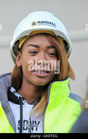 Boxpark Croydon, London, UK. 1er septembre 2016. Sian Anderson. Le maire de Londres, Sadiq Khan visites Boxpark, Croydon Croydon Boxpark en amont du festival d'ouverture de crédit fin octobre : Dinendra Haria/Alamy Live News Banque D'Images