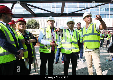 Boxpark Croydon, London, UK. 1er septembre 2016. Le maire de Londres, Sadiq Khan visites Boxpark, Croydon Croydon Boxpark en amont du festival d'ouverture de crédit fin octobre : Dinendra Haria/Alamy Live News Banque D'Images