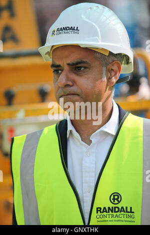 Boxpark Croydon, London, UK. 1er septembre 2016. Le maire de Londres, Sadiq Khan visites Boxpark, Croydon Croydon Boxpark en amont du festival d'ouverture de crédit fin octobre : Dinendra Haria/Alamy Live News Banque D'Images