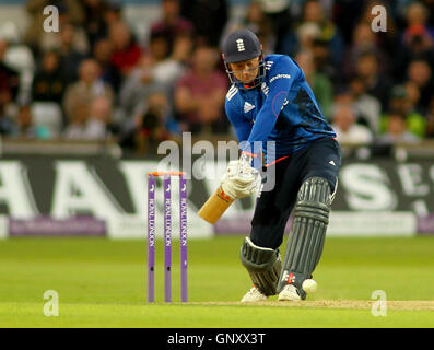 Leeds, UK. 06Th Sep 2016. Headingley Carnegie Stadium, West Yorkshire, Leeds, Royaume-Uni. Jeudi 1 septembre 2016. Bairstow Jonny de l'Angleterre contre les frappeurs du Pakistan au cours de la 4ème internationale un jour entre l'Angleterre et le Pakistan à Londres le 1er septembre 2016 © Stephen Gaunt/Alamy Live News Crédit : Stephen Gaunt/Alamy Live News Banque D'Images