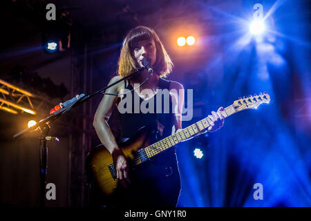 Fille effectue live au Circolo Magnolia à Milan, Italie, le 01 septembre 2016 Banque D'Images